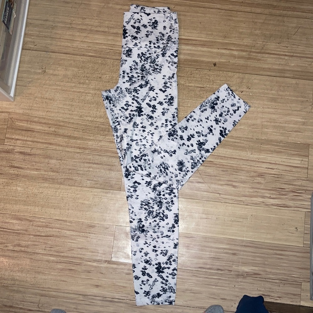 Patterned leggings